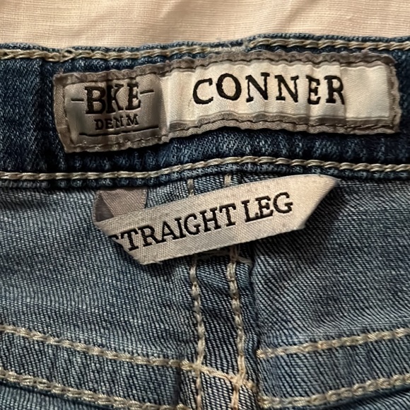 BKE Conner straight leg jeans -BUCKLE size 16. Great condition.Adjustable waist. - Picture 3 of 8